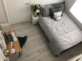 Falmouth Furnished House Sleeps 6 - Workstays UK